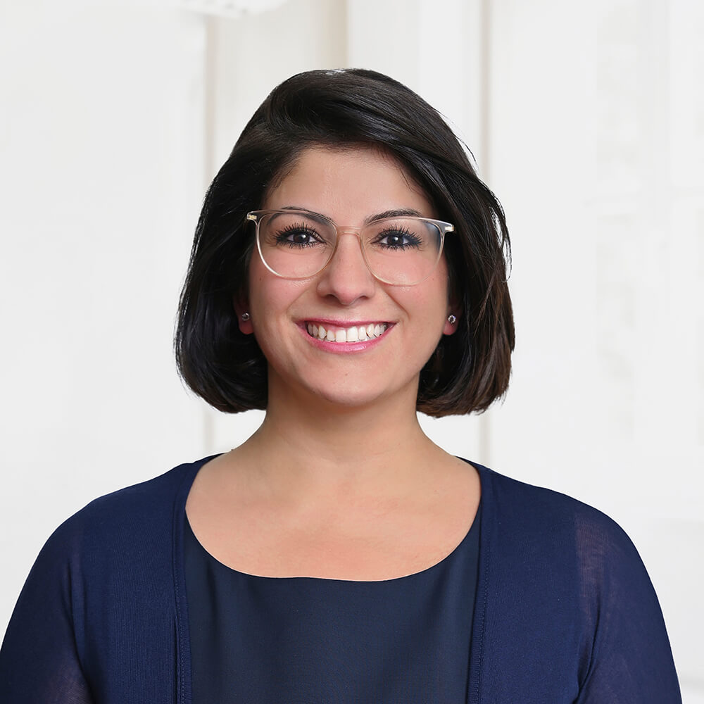 Donya Khalighi, Assistentin, Düsseldorf